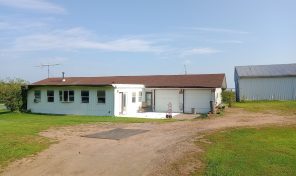 W10318 Cty Rd MM Thorp- 6+ acre country home with 32’x 48′ shed