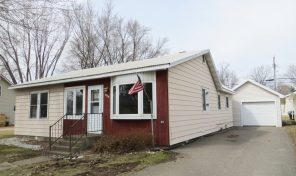 636 E 3rd St. Owen WI – 1 story ease & spacious living area!