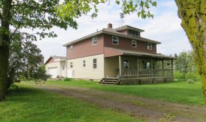 W14531 Polley Lane Gilman – 4+ BD hobby farm w/ 19.98 acres!