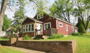 255 E 2nd Ave Stanley 3+Bd, new kitchen, bth & 1st fl laundry!